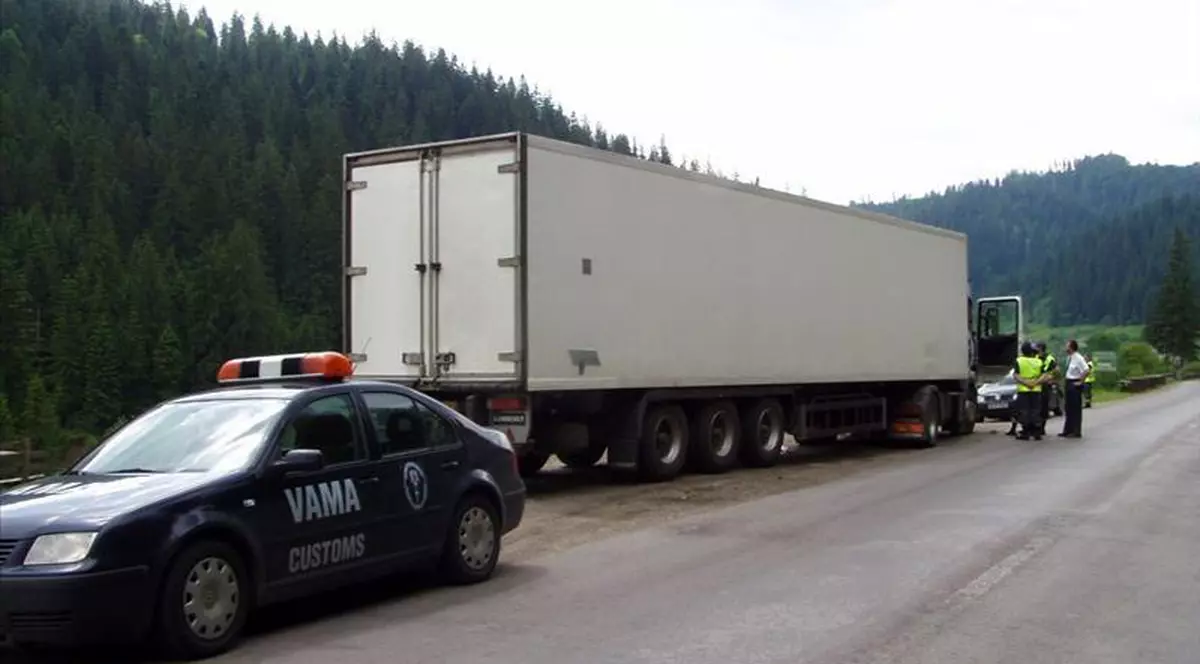 48 270 kg de păcură şi două autocisterne confiscate de  inspectorii vamali din Timişoara