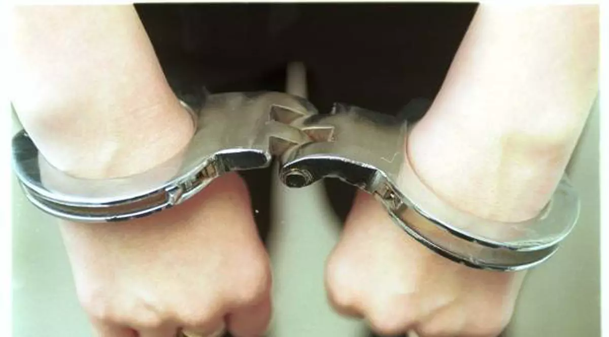 Bărbat din Galaţi reţinut de DNA pentru trafic de influenţă