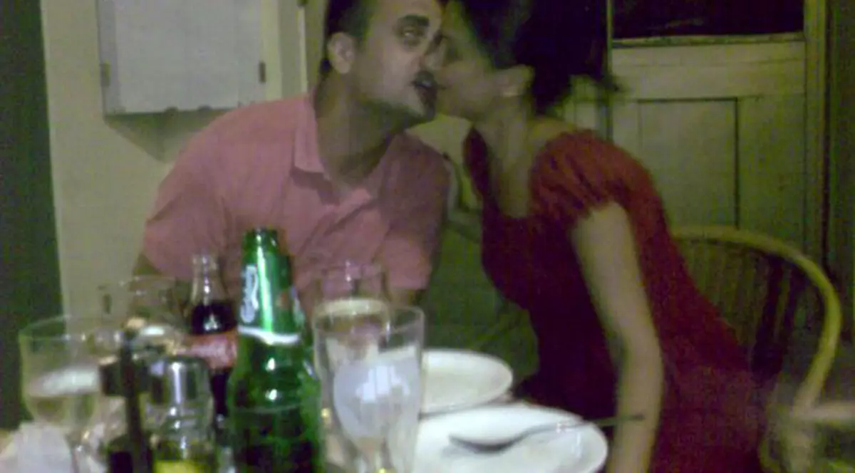 Exclusiv | Diana şi Mihnea de la "Vară, fete şi vedete" sunt împreună. Uite primul lor sărut!