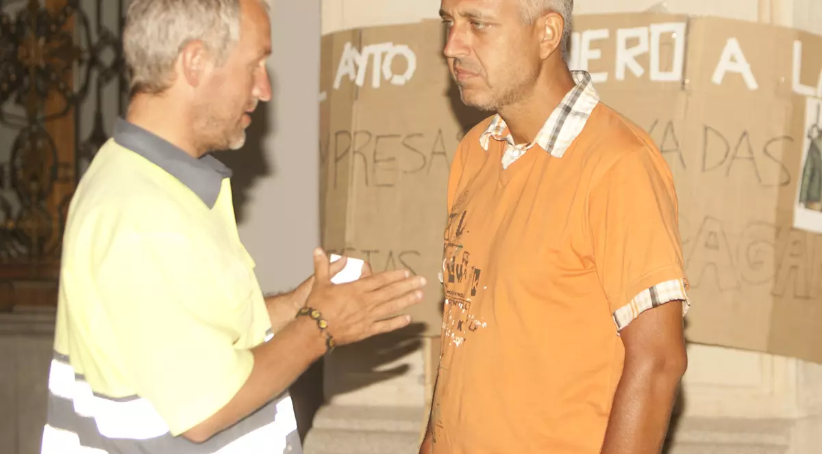 Români înşelaţi de patroni fac greva foamei în Spania