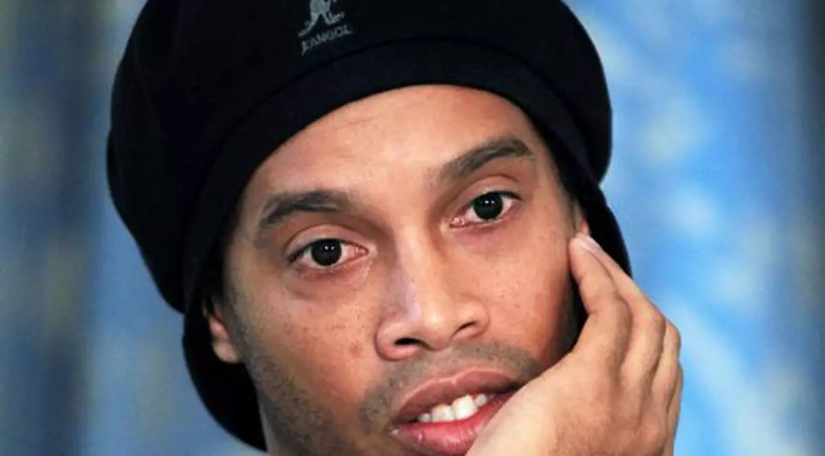 Ronaldinho va primi despăgubiri de 100.000 de euro de la un model francez. Află de ce!