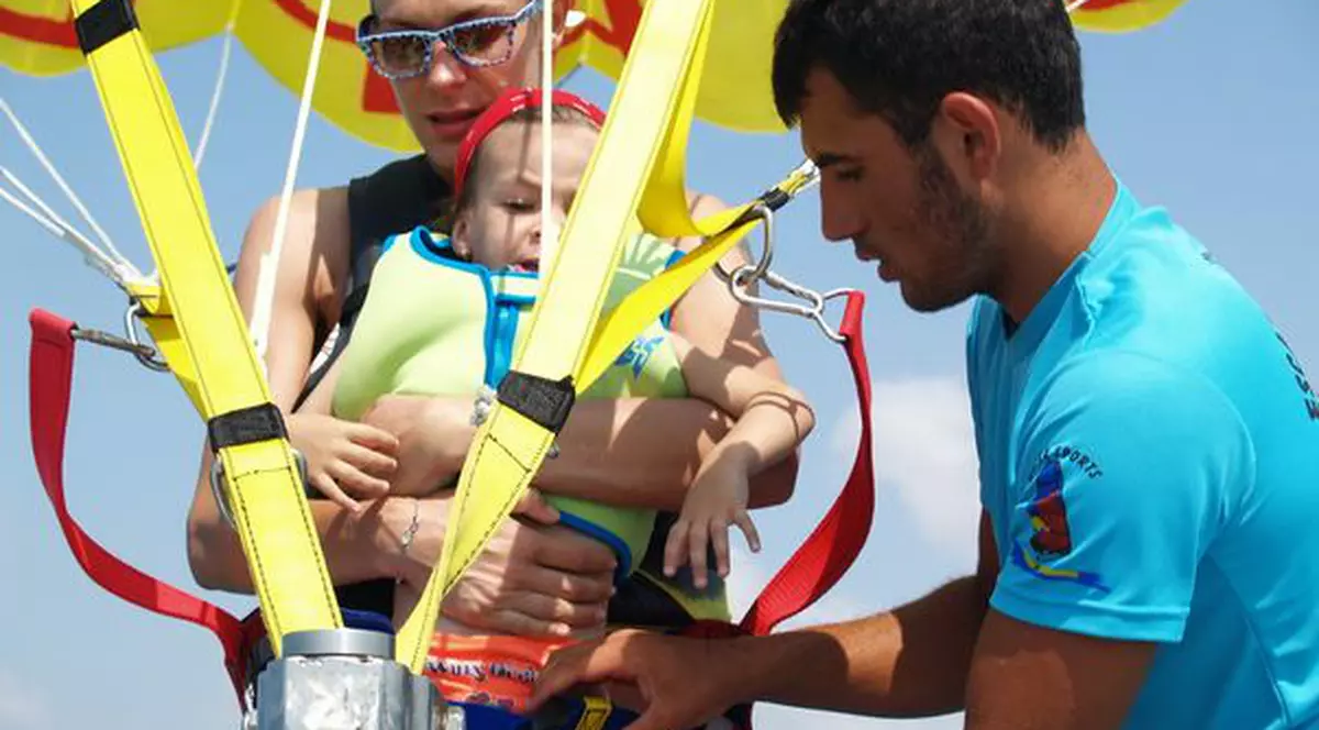 Foto | Roxana Ciuhulescu, sporturi extreme în Turcia alături de fiica ei de 3 ani