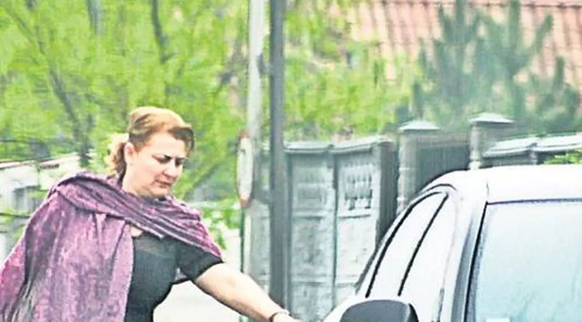 Șefa de la drumuri a plătit pe un apartament de cinci ori mai mult decât a câștigat