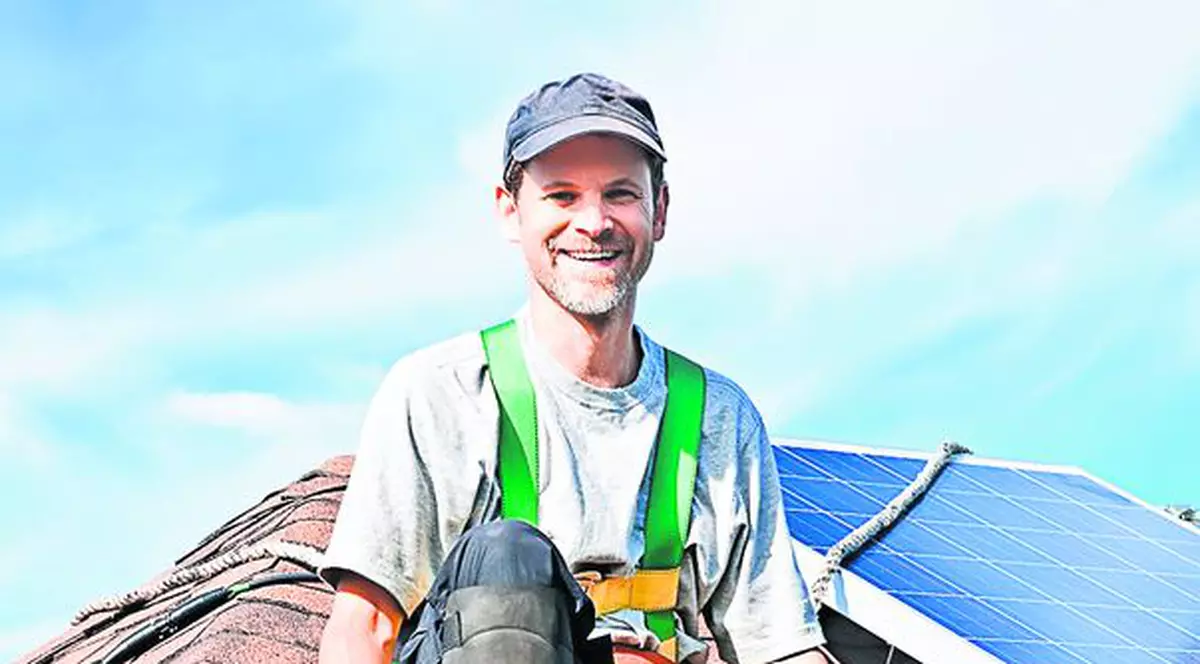 8 motive să vă montaţi panouri solare