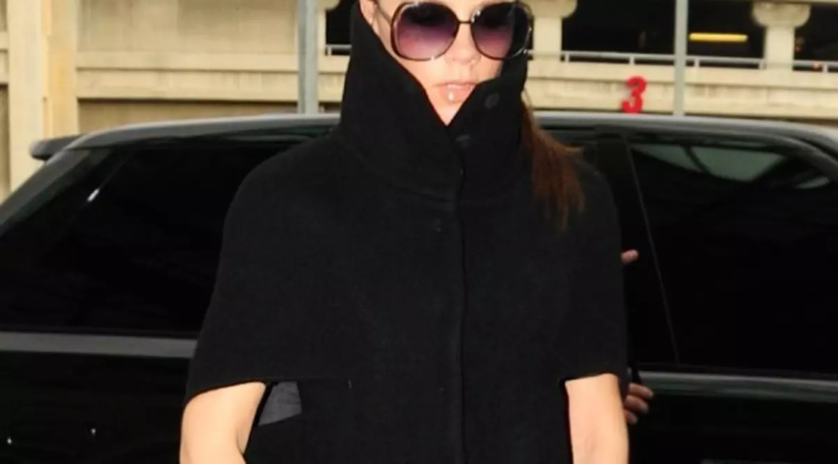 Afllă cum slăbeşte Victoria Beckham după ce a născut