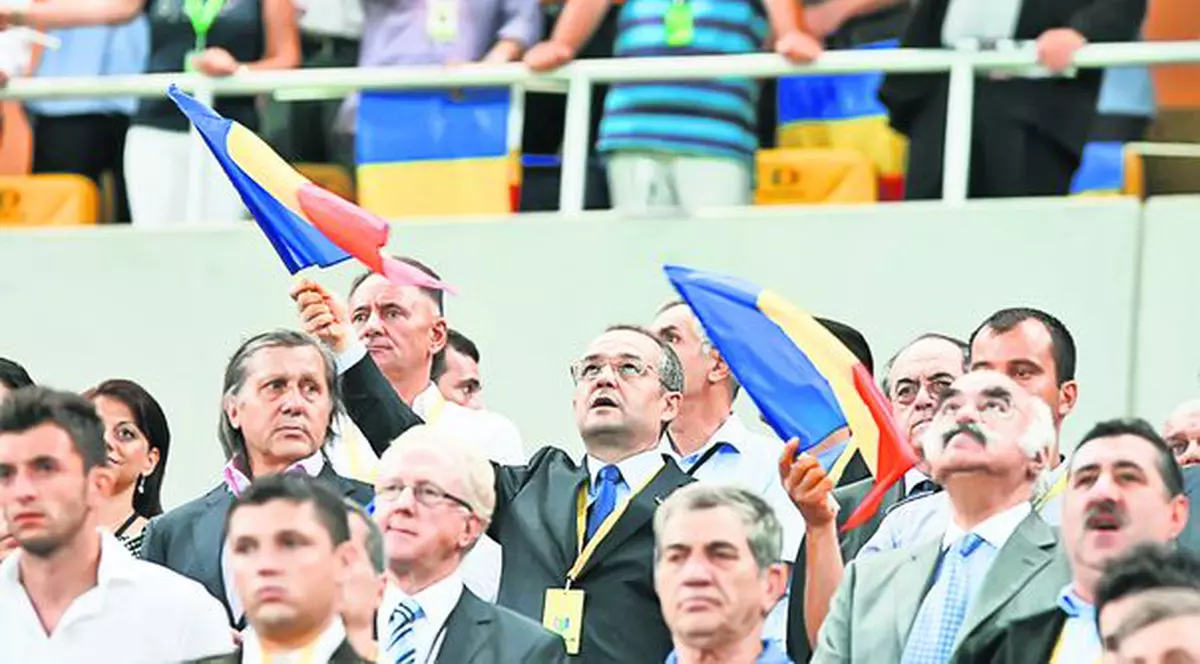 Emil Boc, un adevărat patriot: A observat că imnul a fost cântat greşit