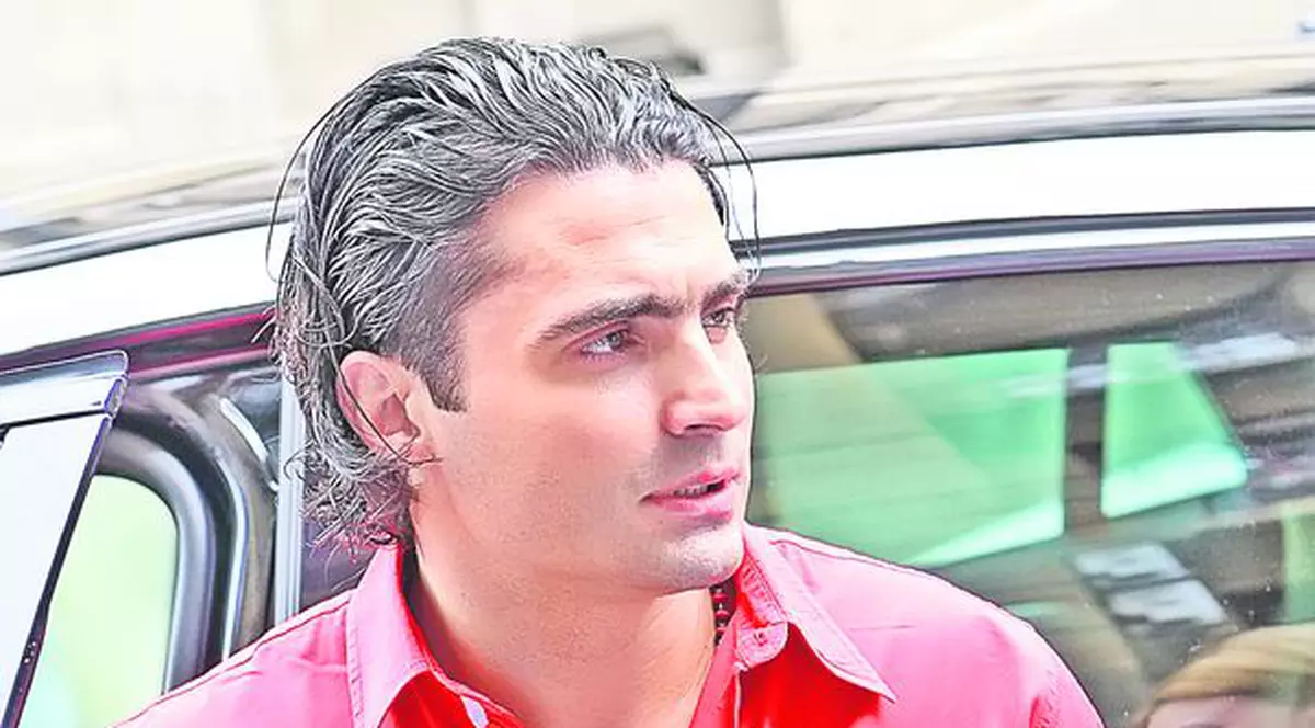 Supărat că a fost cuplat cu fata unui interlop, Pepe limpezeşte lucrurile: «Nu o cunosc, dar o s-o scot la o cafea!»