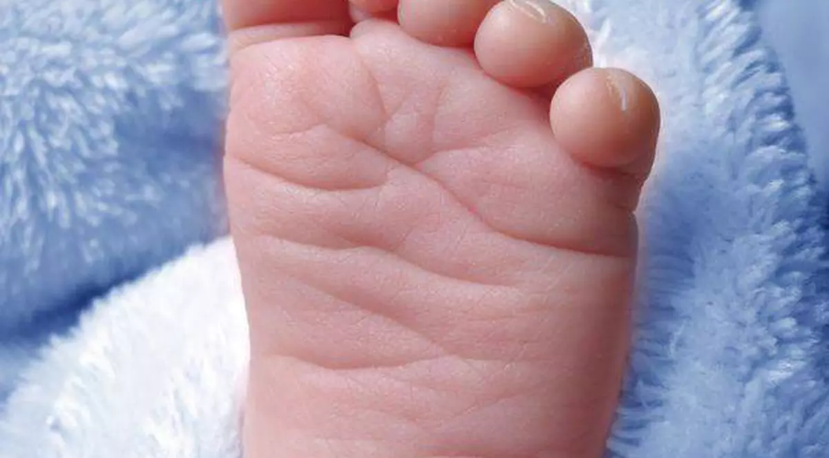 Un bebeluş din Iaşi, în stare gravă la spital, din cauza lipsei hranei