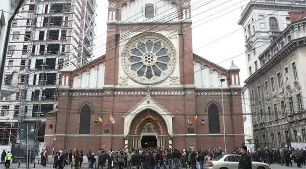 Noi acuzaţii în scandalul Cathedral Plaza