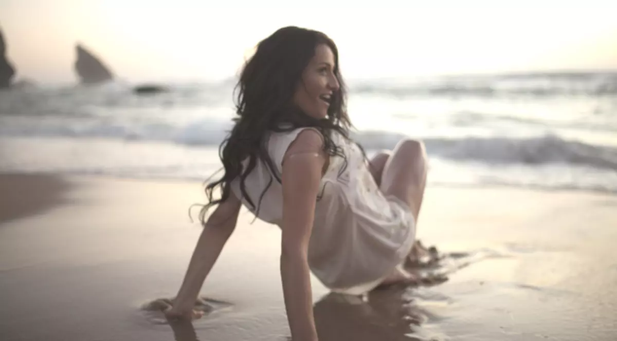 Claudette a luat-o la fugă când a văzut un stripper: "Doamne fereşte de aşa oameni"