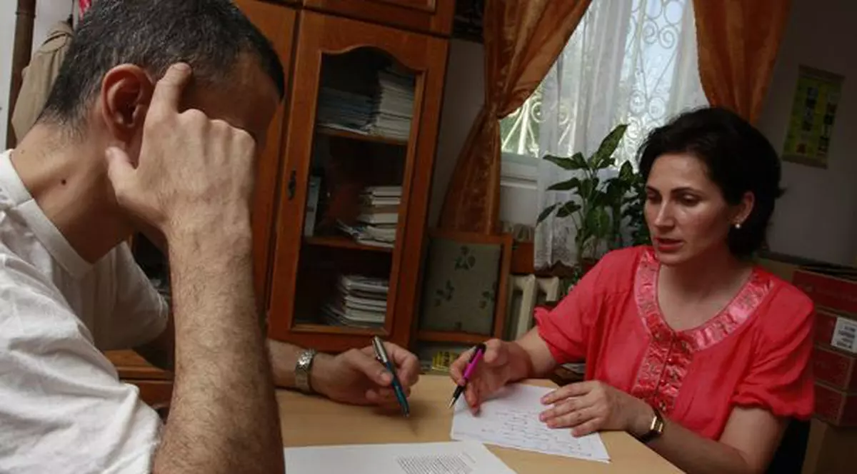 Ajutaţi de psihologi, deţinutii le vor scrie victimelor lor