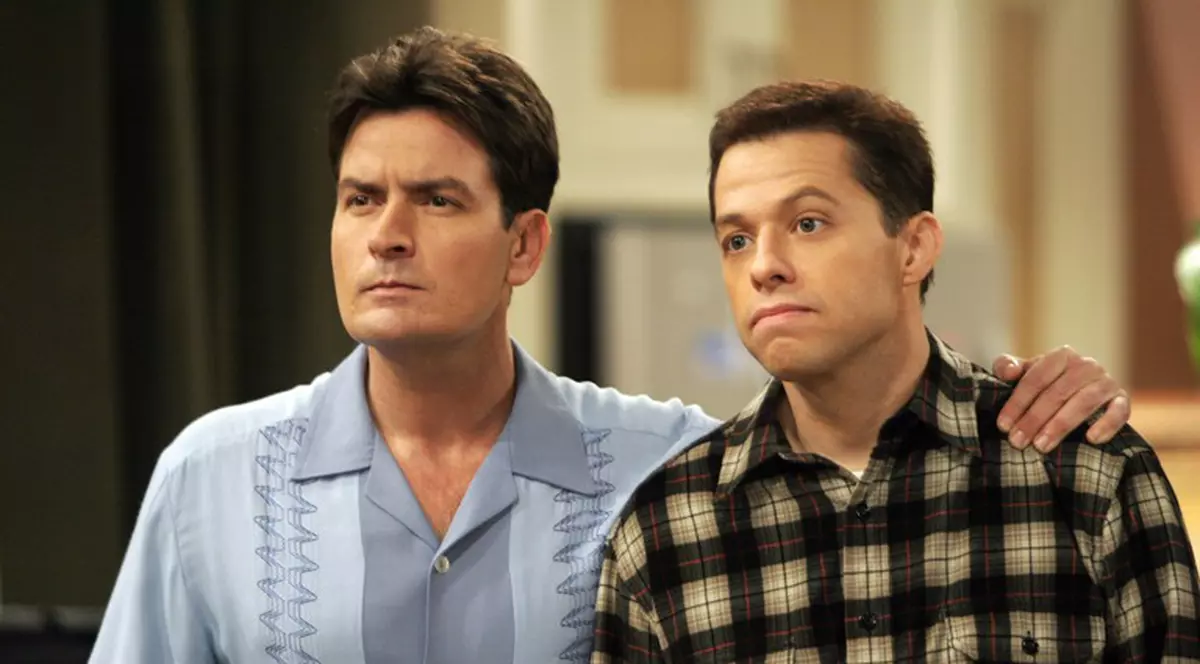 Jon Cryer, actorul din "Doi bărbaţi şi jumătate", despre Charlie Sheen: "Am crezut că o să moară"