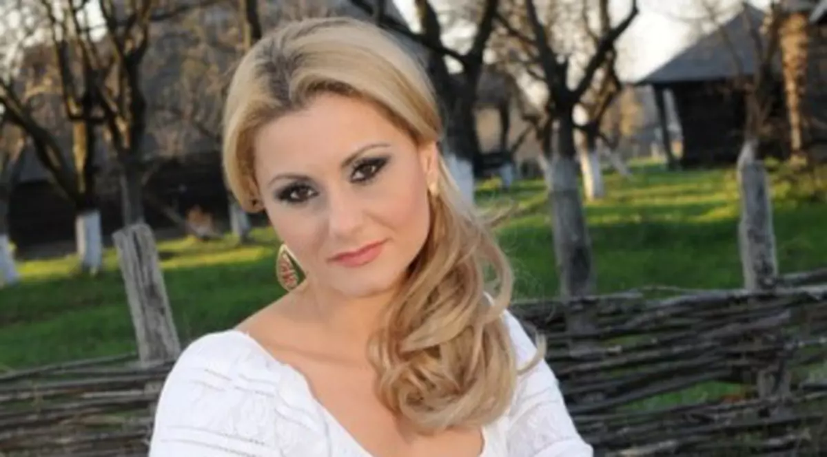 Emilia Ghinescu, la spectacol cu viitorul soţ