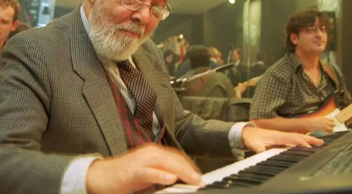 Ultima dorință a lui Johnny Răducanu: Caramitrule, când mor, să mă îngropi lângă nevastă!