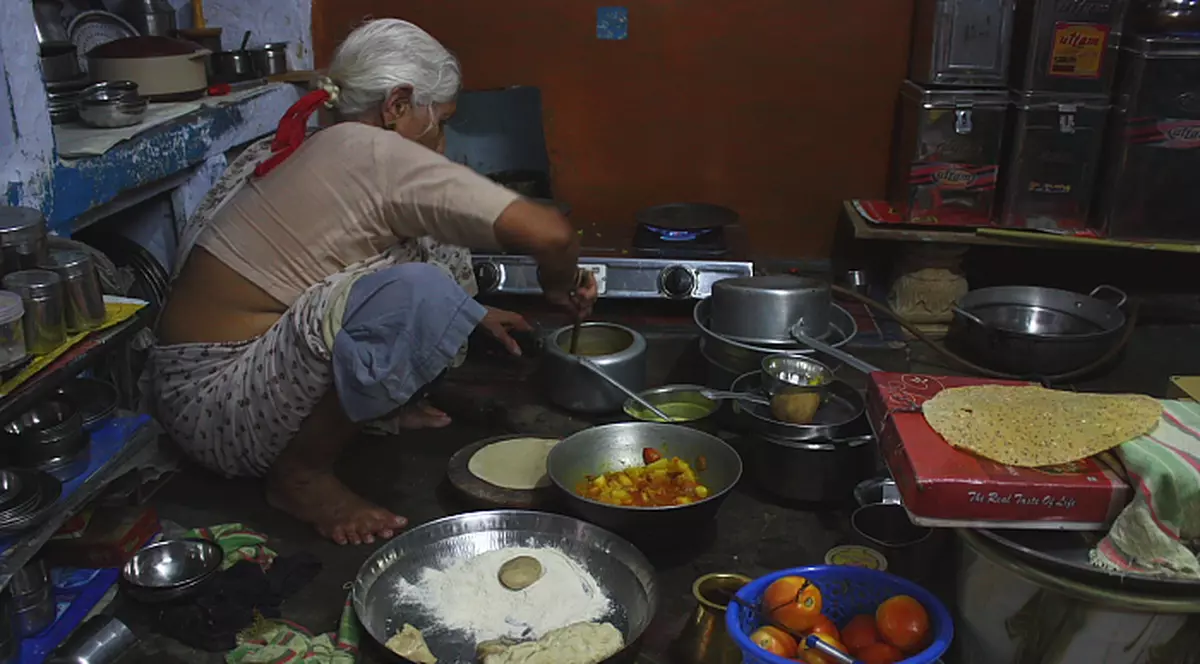 Foto | Dana Rogoz: "În India ne-a gătit o femeie care a şters podeaua şi vasele cu aceeaşi cârpă"