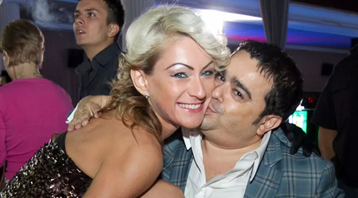 Adrian Minune, mare petrecăreţ: nu-i lipsesc femeile şi băutura