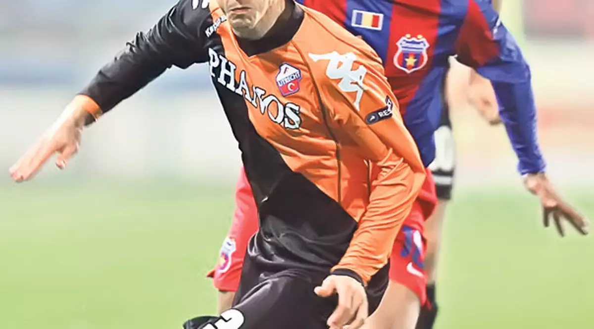 Fanii lui Utrecht au conceput un tricou pentru Mihăiţă Neşu: «Lupt şi mă ridic»