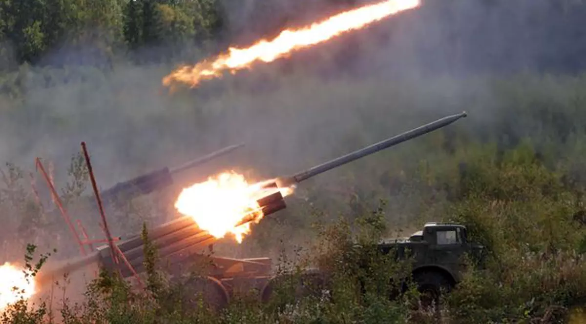 Un fost general chinez: "China ar putea pregăti un atac surpriză cu rachete asupra SUA"