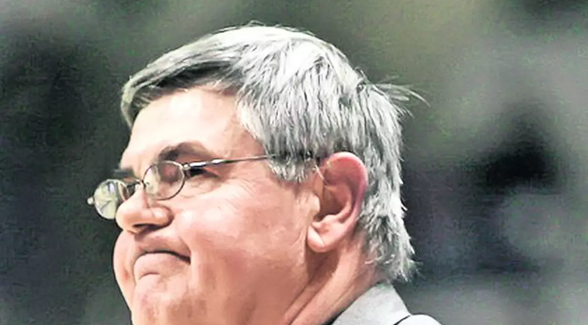 Antrenorul Dave Bike spune că Hardy era talentat, dar leneş: «Cânta rap în loc să meargă la sala de forţă»