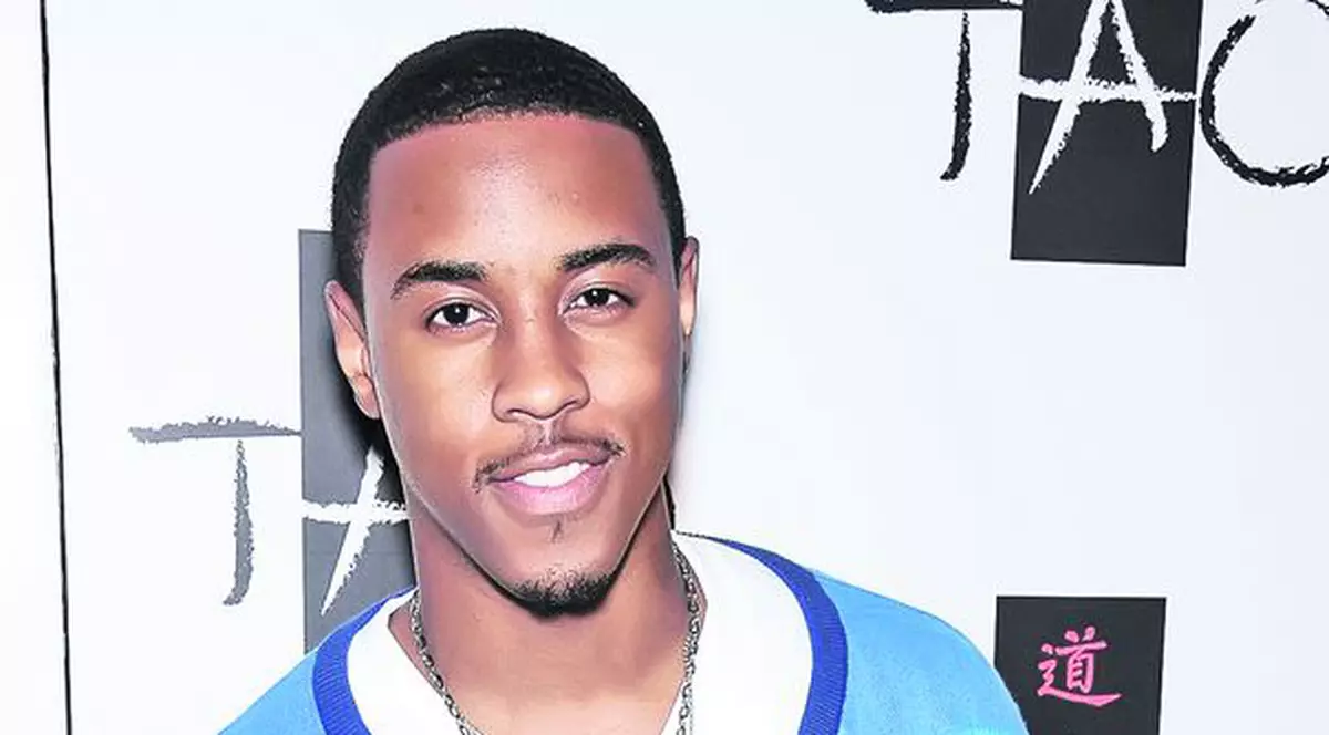 Jeremih soseşte astăzi în România