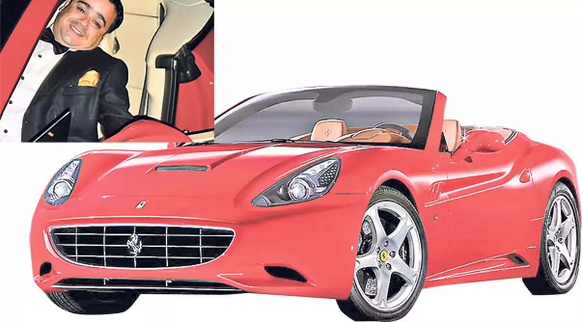 Adi Minune nu lasă pe nimeni să se atingă de Ferrariul său