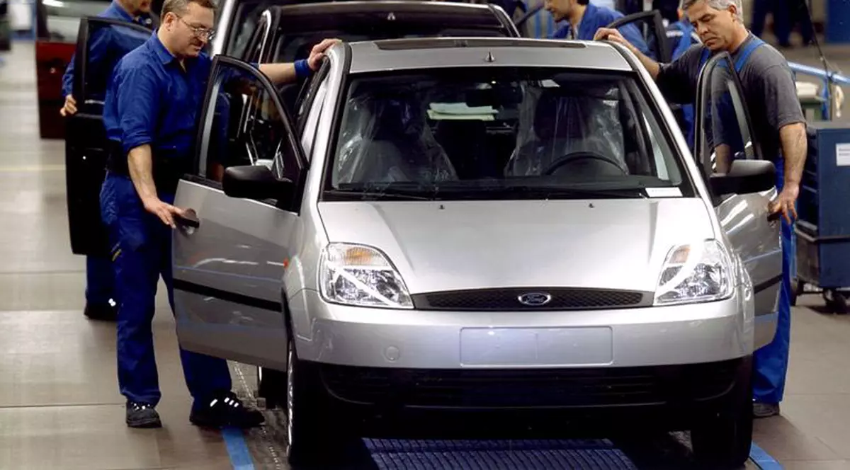 Un angajat Ford România s-a sinucis în toaleta fabricii 