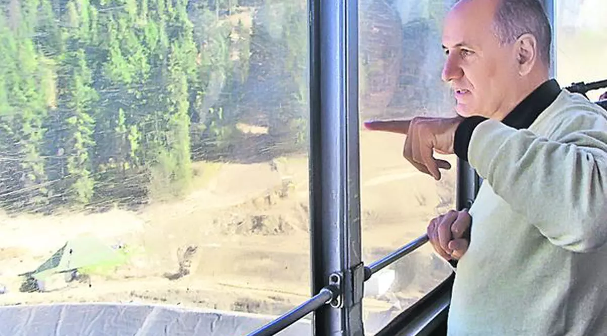 George Copos şi-a ales lacul în care va sări, din telecabină, dacă Rapidul ia titlul