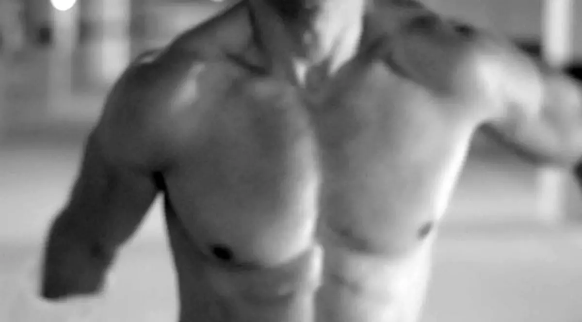 Foto şi video | Nadal, dezbrăcat de Armani