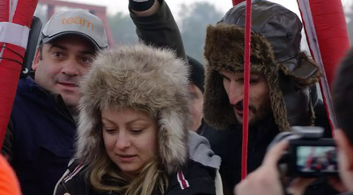 "Mondena" Andreea Grămoşteanu şi-a sărbătorit ziua de naştere în balon