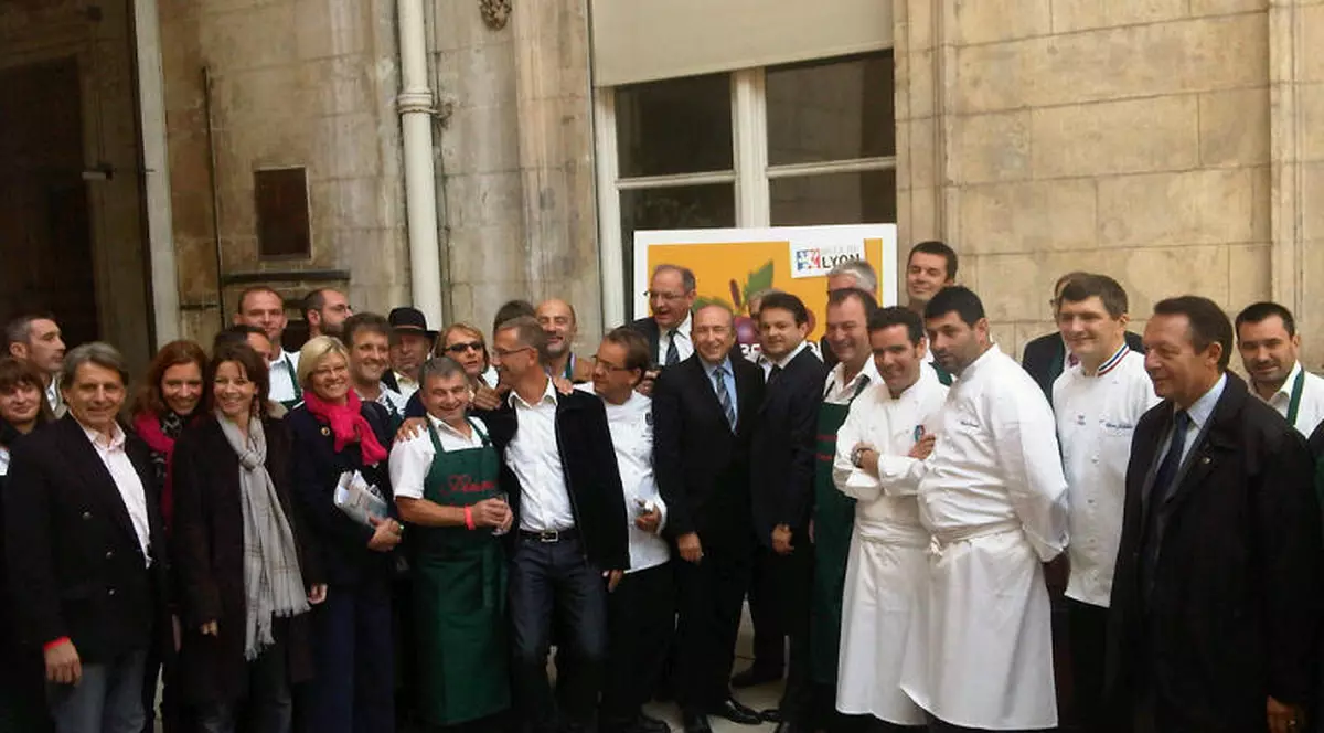 Deputatul PDL William Brînză: ”Instigarea nu este soluţia unor asemenea probleme care nu fac cinste nici României, nici Franţei”