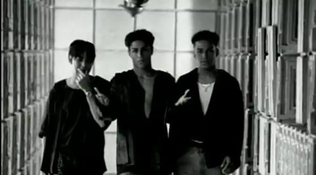 Nepoţii lui Michael Jackson, membrii formaţiei 3T, lăsaţi de căruţă de organizatorii concertului-tribut