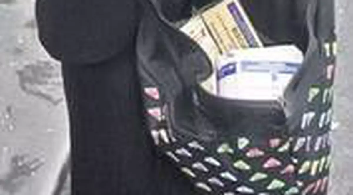 În sectorul 6 a început distribuirea ajutoarelor alimentare pentru categoriile sociale defavorizate