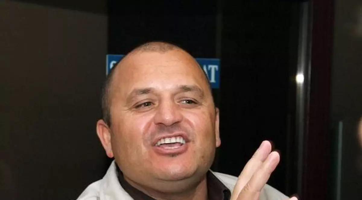 UPDATE | Şefi din fotbal, urmăriţi penal 