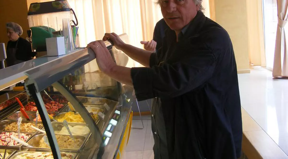 Un italian îi îndulceşte pe moldoveni cu gelato