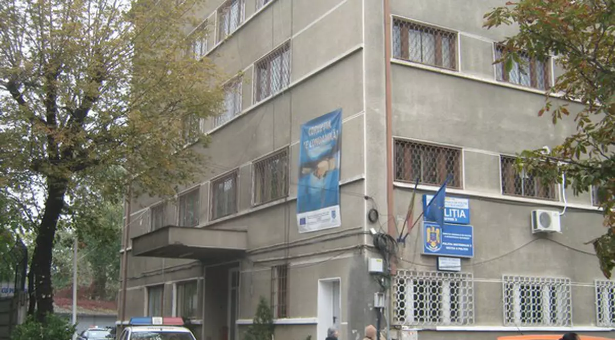 EXCLUSIV! Poliţiştii Sectorului 2, evacuaţi din sediu! Vila în care lucrau oamenii legii a fost câştigată în instanţă de proprietar