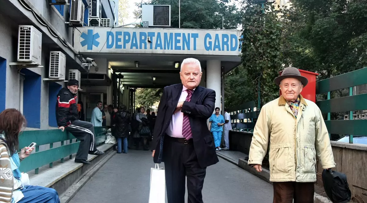 Irinel Columbeanu şi-a luat tatăl din spital