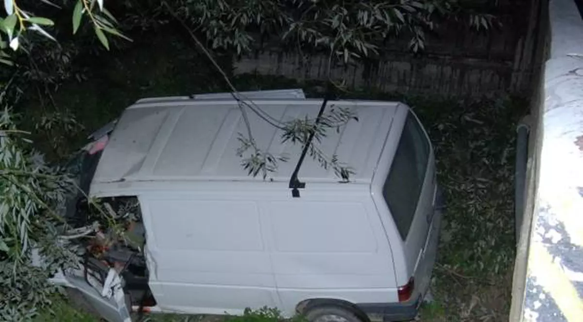 Doi răniţi, într-un accident pe DN 1, în dreptul rafinăriei Petrobrazi