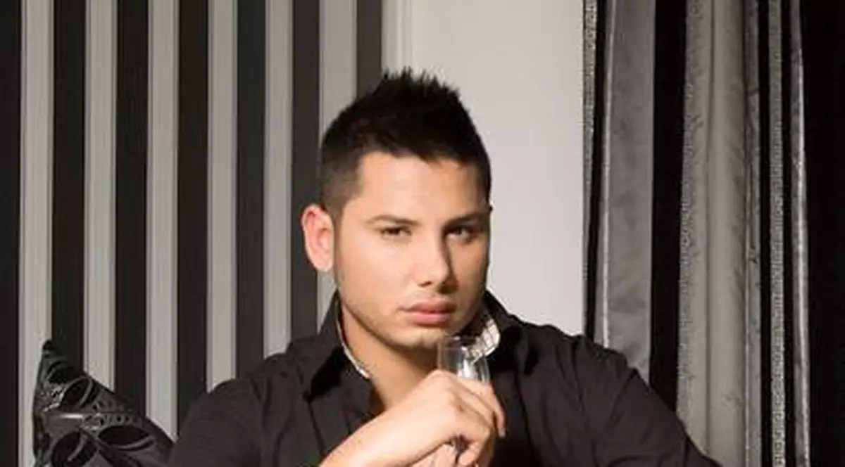 Pescariu a ajuns cu maşina într-un copac