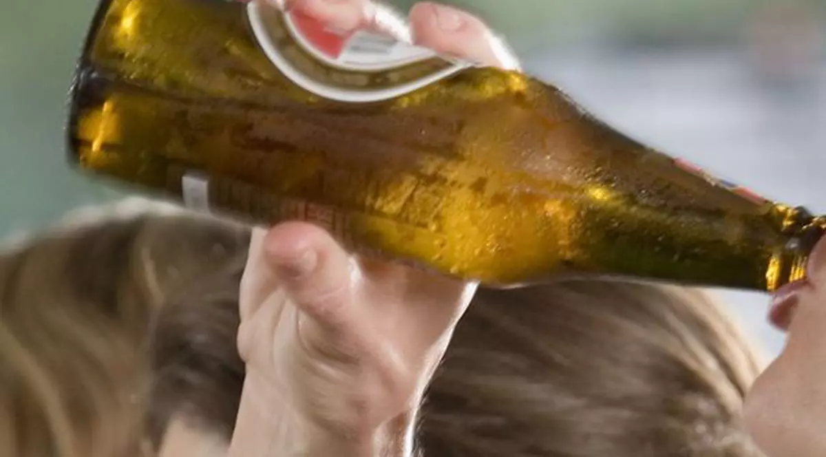 Unei bătrânici nu i s-a dat voie să cumpere alcool pentru că nu avea buletinul la ea