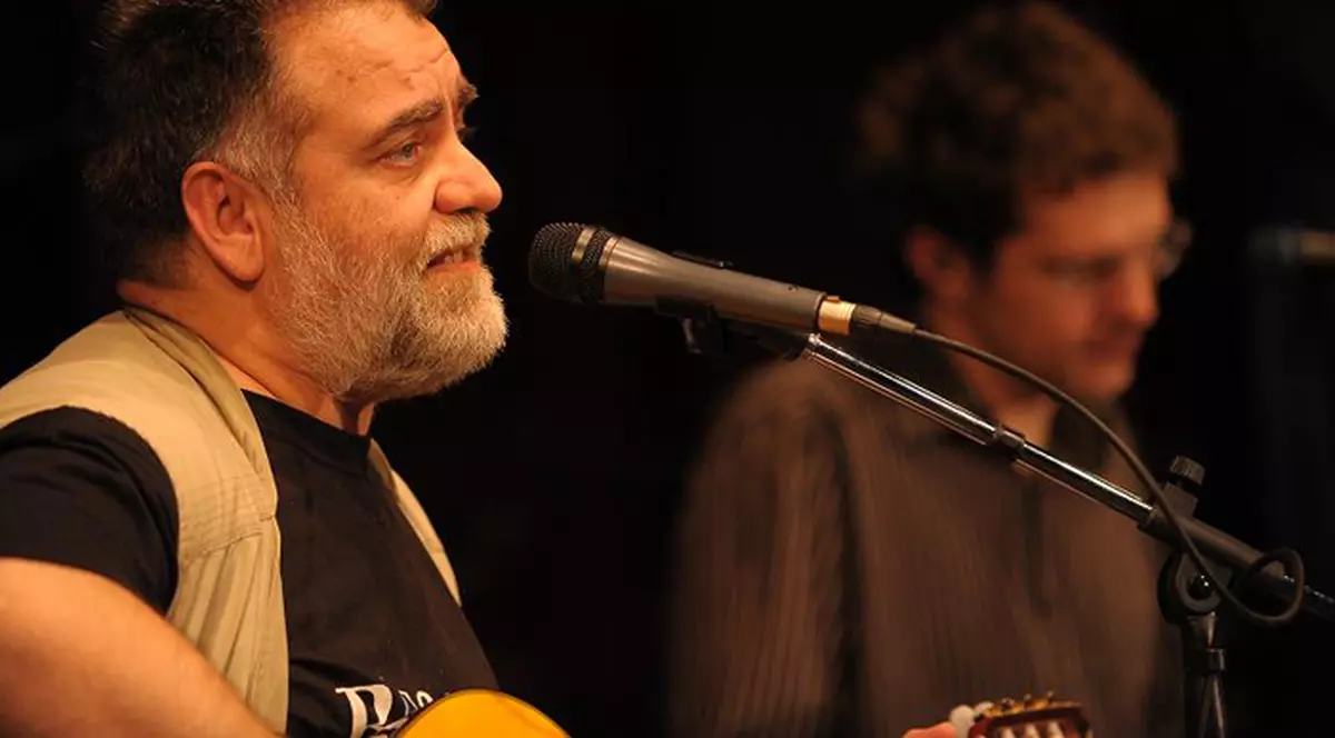 Alexandru Andrieş lansează mâine albumul cu numărul 69