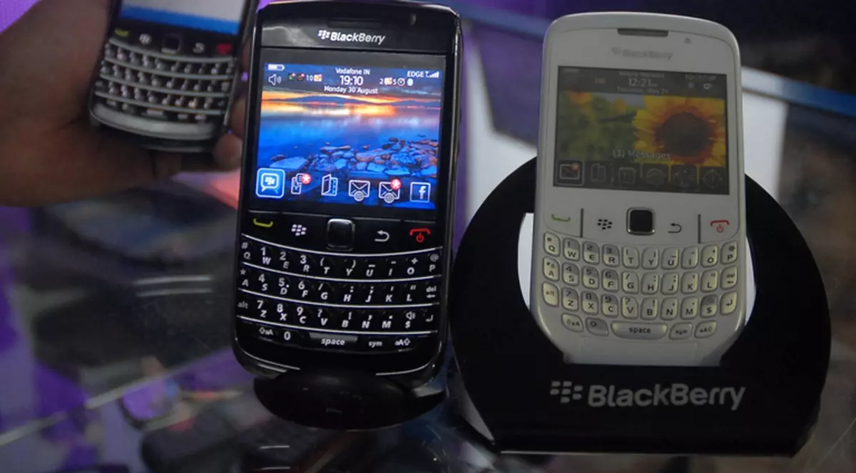 WhatsApp nu va mai funcționa pe BlackBerry, Windows Phone și Symbian. Telefoane BlackBerry