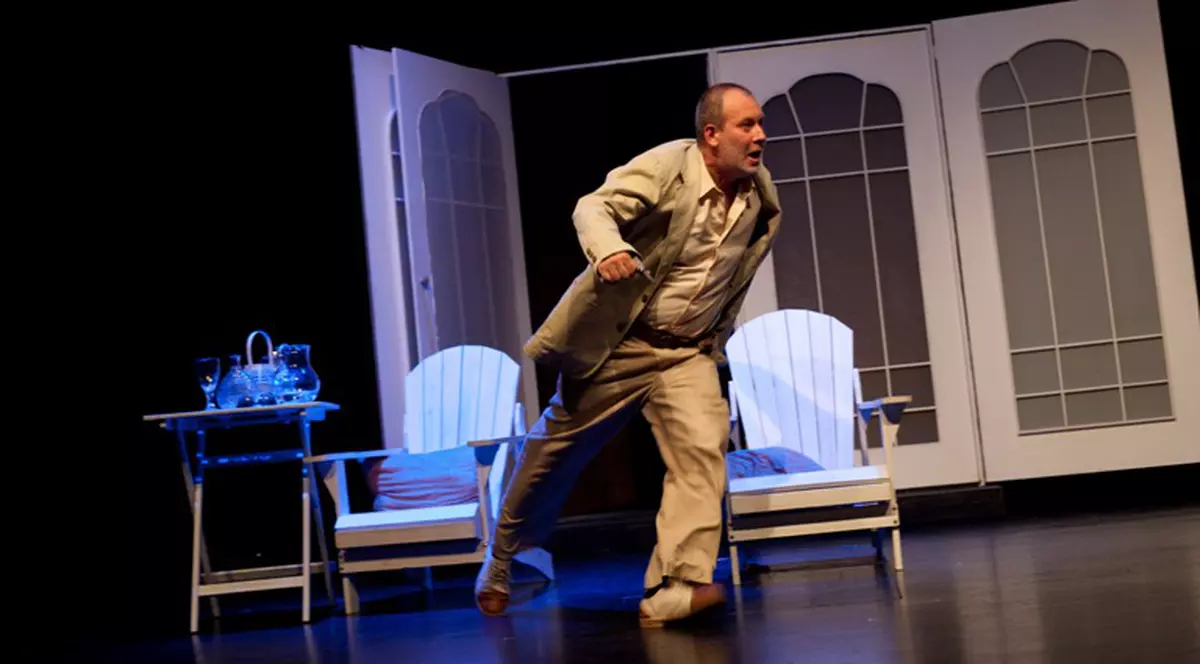 Florin Busuioc revine pe scena teatrului după 11 ani 