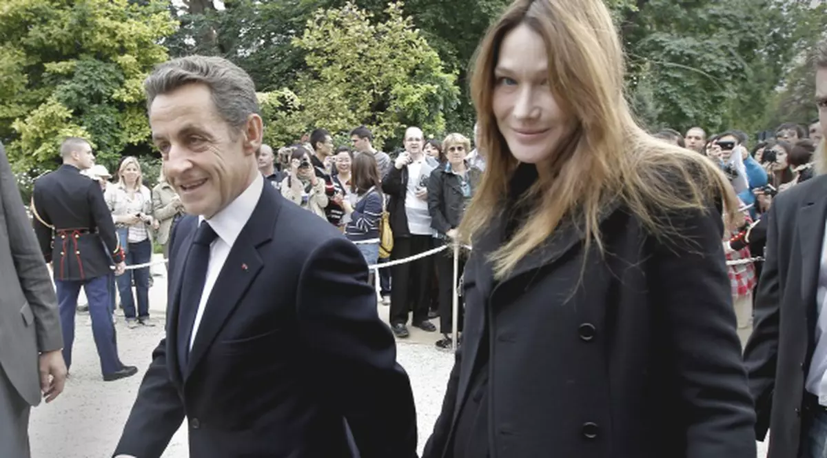 Pe fetiţa lui Sarkozy o va chema Giulia!
