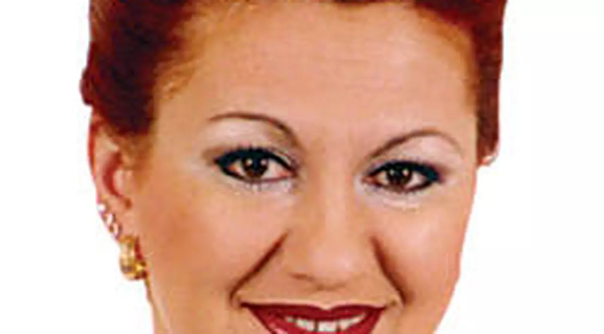 Interpreta de muzică populară Cristina Turcu Preda face masterul la SRI