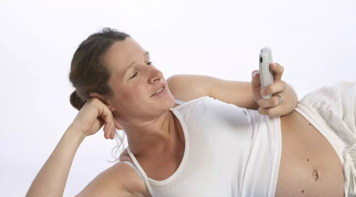 Sms-uri erotice pe care să i le trimiţi iubitului