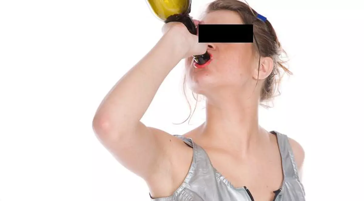 Scandal în Australia, din cauza unei profesoare: Făcea orgii cu elevii, după ce le dădea whisky