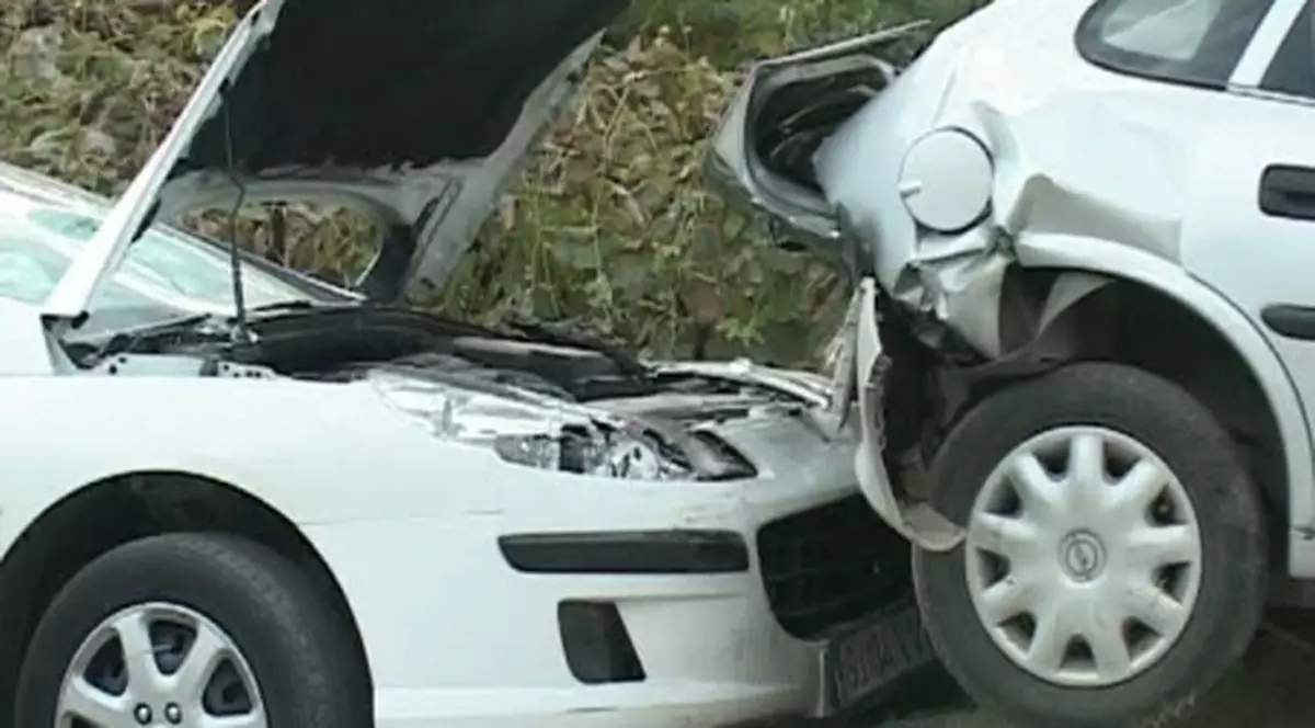 O fetiţă de 3 ani a murit după ce a fost spulberată pe trotuar 