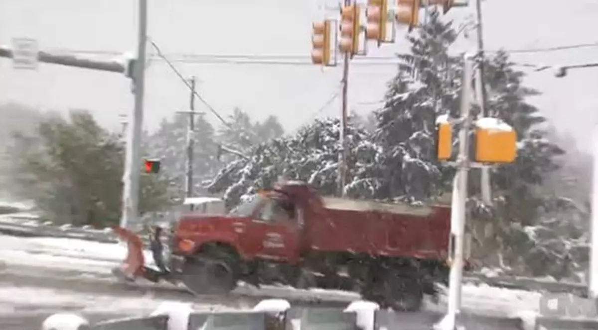 Video | SUA, paralizată de viscol și zăpadă! Trei oameni au murit și două milioane de locuinţe au rămas fără curent electric