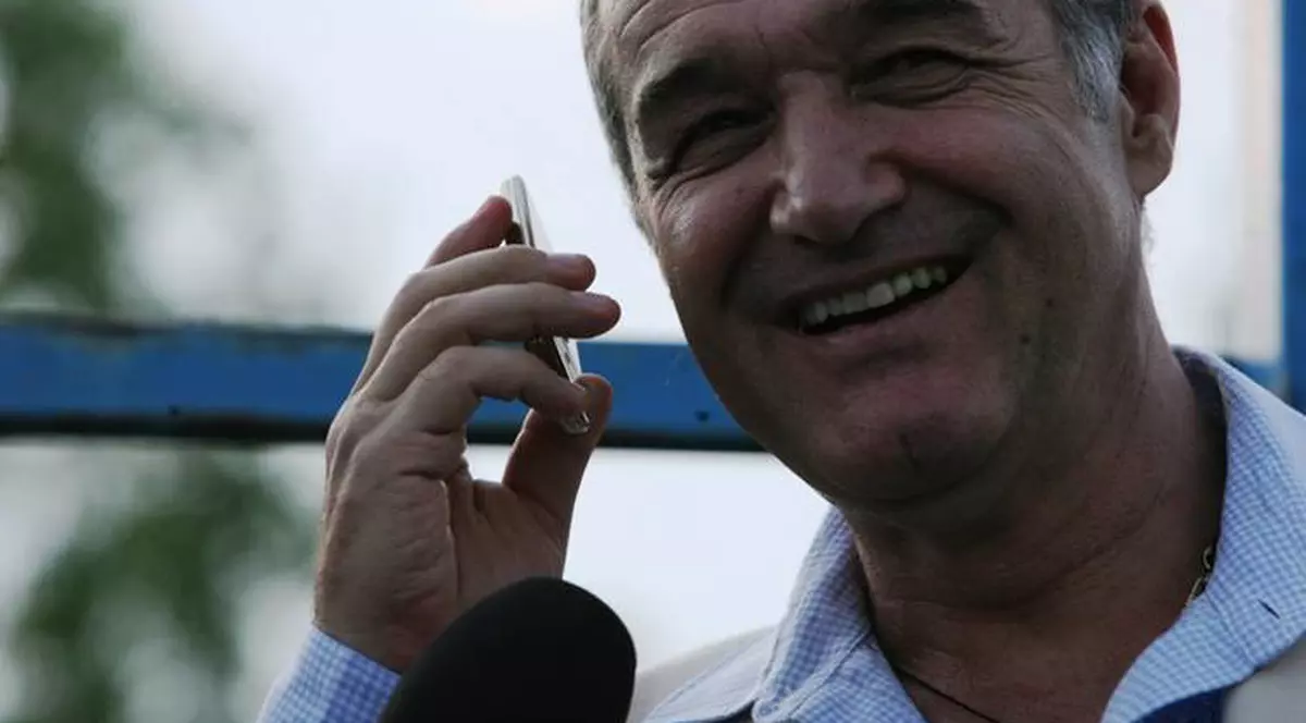 Clubul Sportiv al Armatei Steaua îl "desfiinţează" pe Becali 