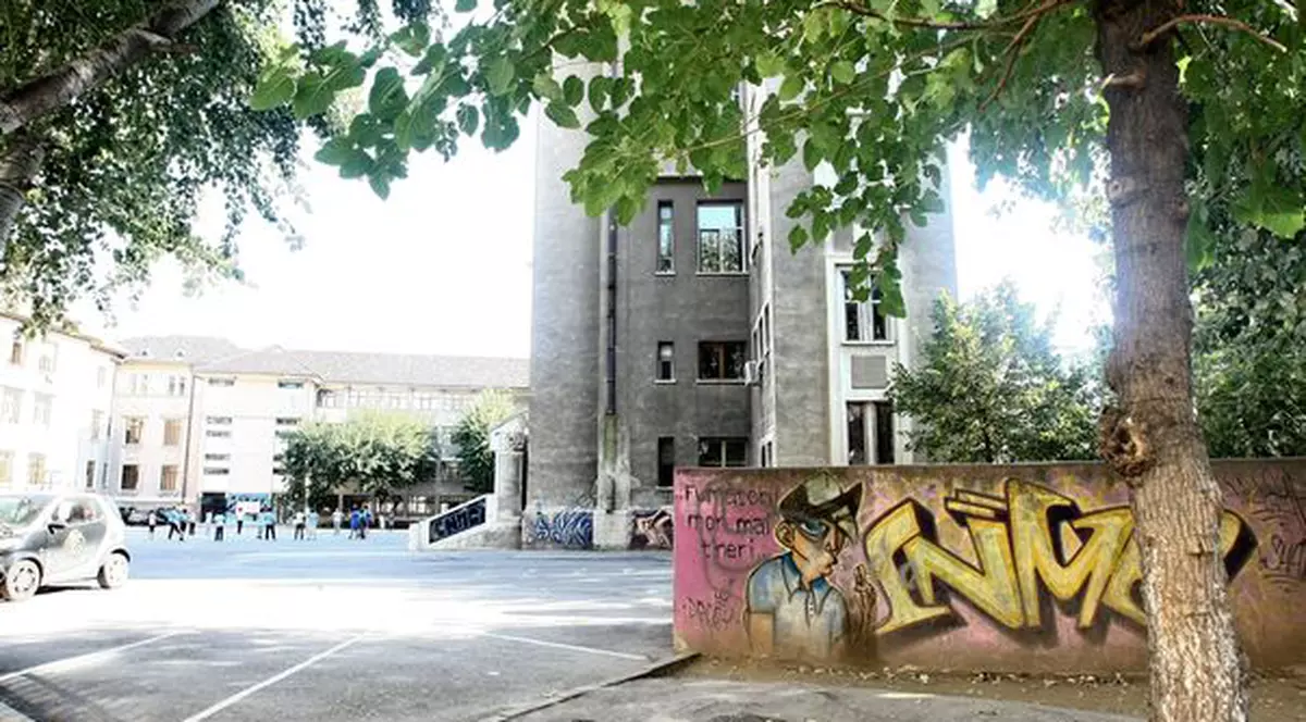 Ia uite ce mesaje lasă grafferii împotriva fumatului!